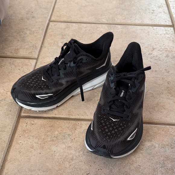 Women’s Clifton 9 Running Sneaker - Picture 2 of 7